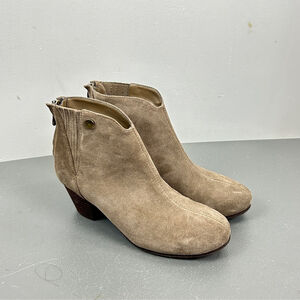 Artica Suede Leather Ankle Boots